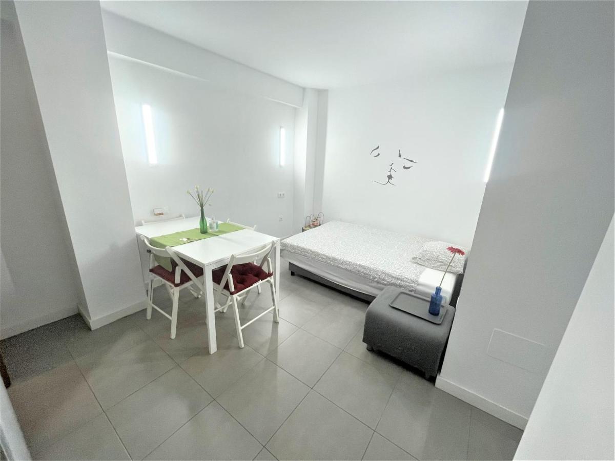 Plaza De Toros / Centro Apartment Malaga Luaran gambar